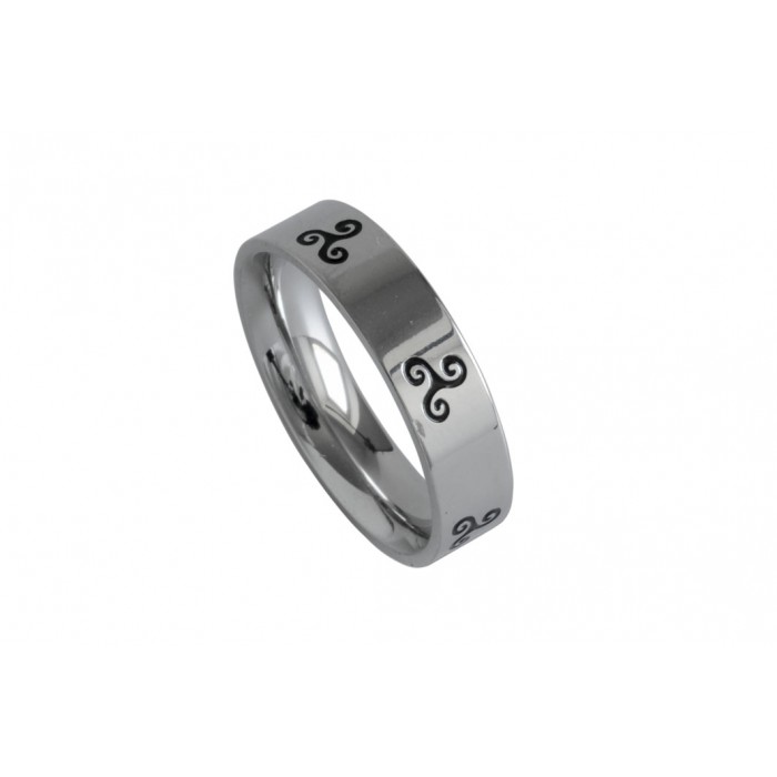 Steel ring/black resin engraving/6mm triskel